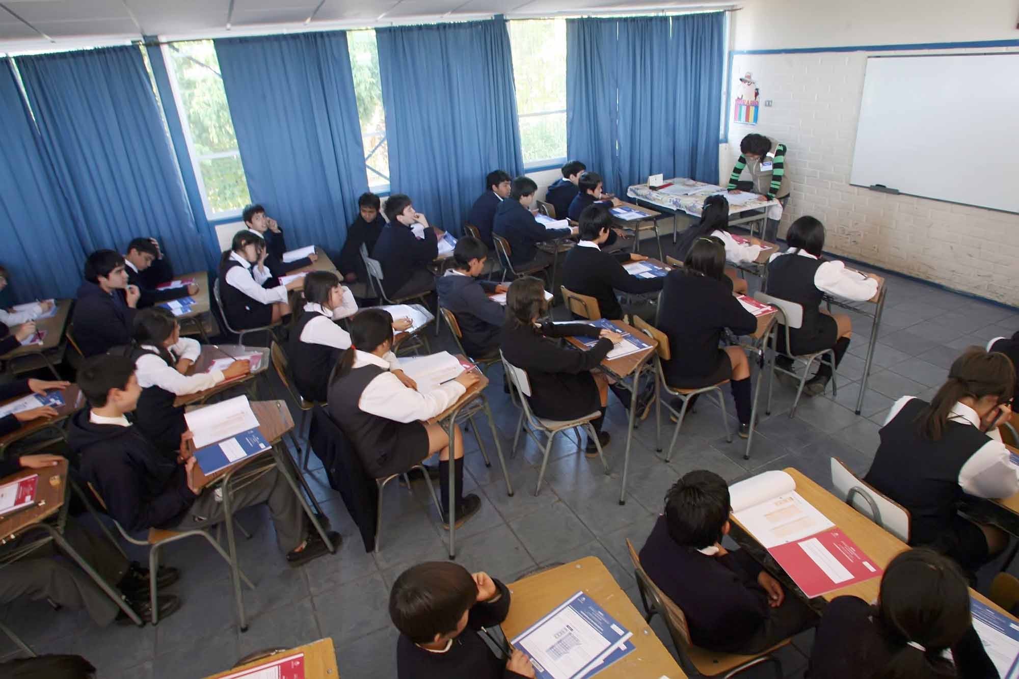 Ministra de Educación supervisó toma de Pueba SIMCE