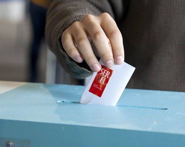trabajo-elecciones-consejo-constitucional.jpeg__1440x2000_q70_subsampling-2