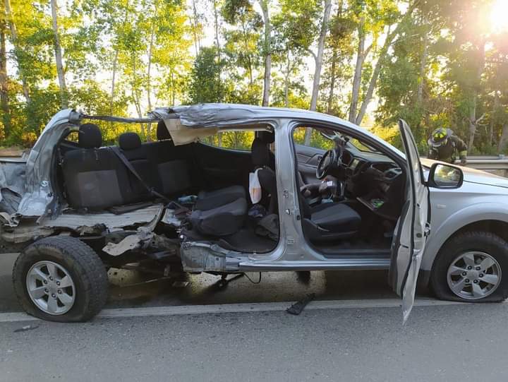  Un Adulto Muerto y Dos Niños Heridos Dejó Colisión en la Ruta 5 Sur en Gorbea