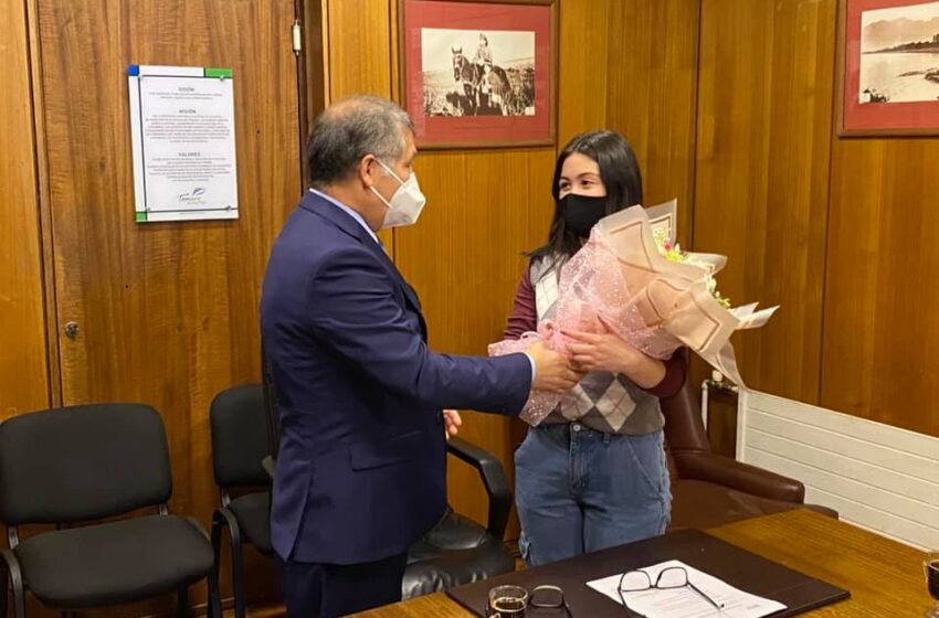  Alcalde Salinas Se Reúne Con Puntajes Destacados En La Prueba De Transición Universitaria Del Sistema Municipal De Temuco
