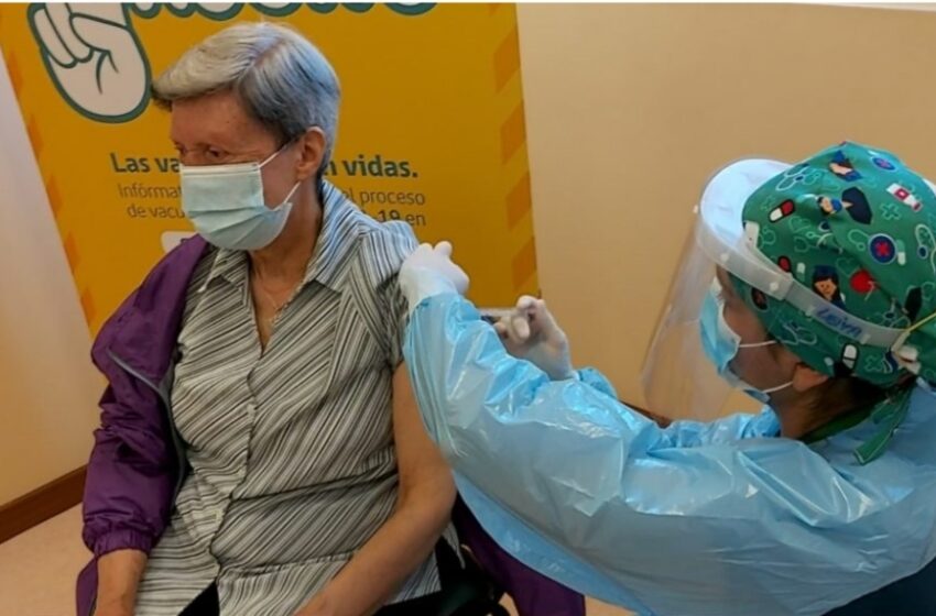  Con Éxito Comenzó Proceso de Vacunación Masiva Contra el Covid-19 en La Araucanía