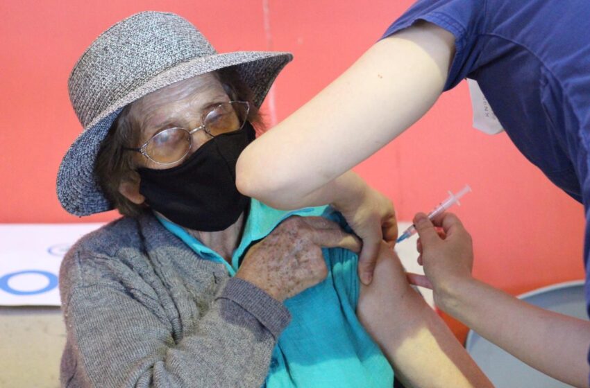  Con Fe y Esperanza Adultos Mayores Inicia Proceso de Vacunación en Gorbea