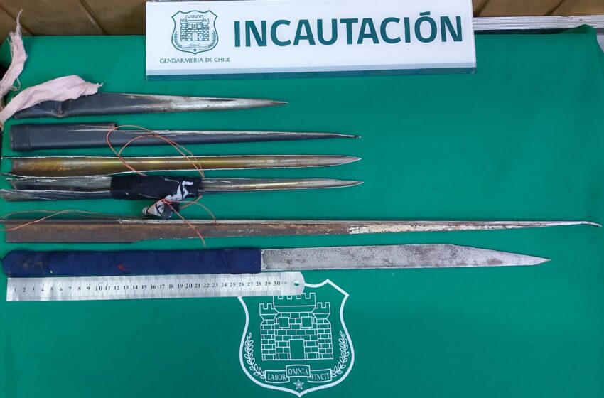  Gendarmería Incauta 6 Armas Cortopunzantes en Cárcel de Pitrufquén
