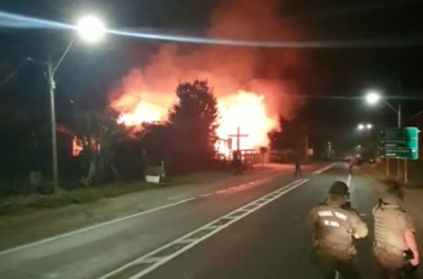  Ataque Incendiario Destruye Iglesia en Padre Las Casas