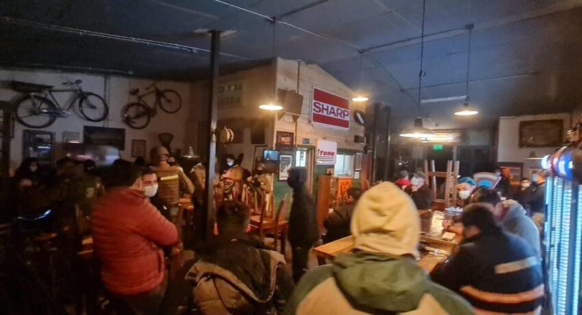  25 Personas Fueron Detenidas Al Interior De Pub Que Funcionaba Clandestinamente En Toque De Queda En Temuco