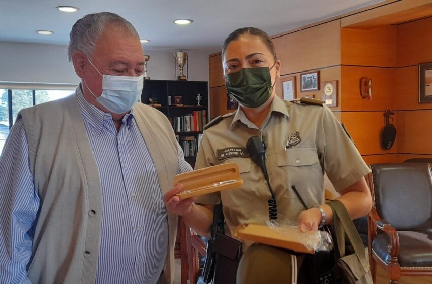  Asume Nueva Comisario De Carabineros En Pucón; La Capitán Se Reunió Con El Alcalde Barra