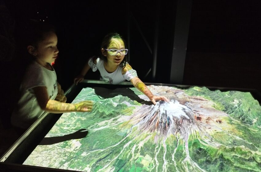  En Pucón Se Abrió Al Público Exposición Interactiva Sobre El Volcán Villarrica Impulsada Por La Ufro
