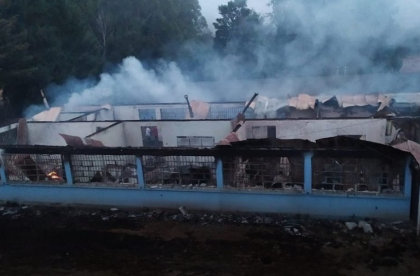  En Victoria Destruyen Por Completo Una Escuela Básica Durante Ataque Incendiario