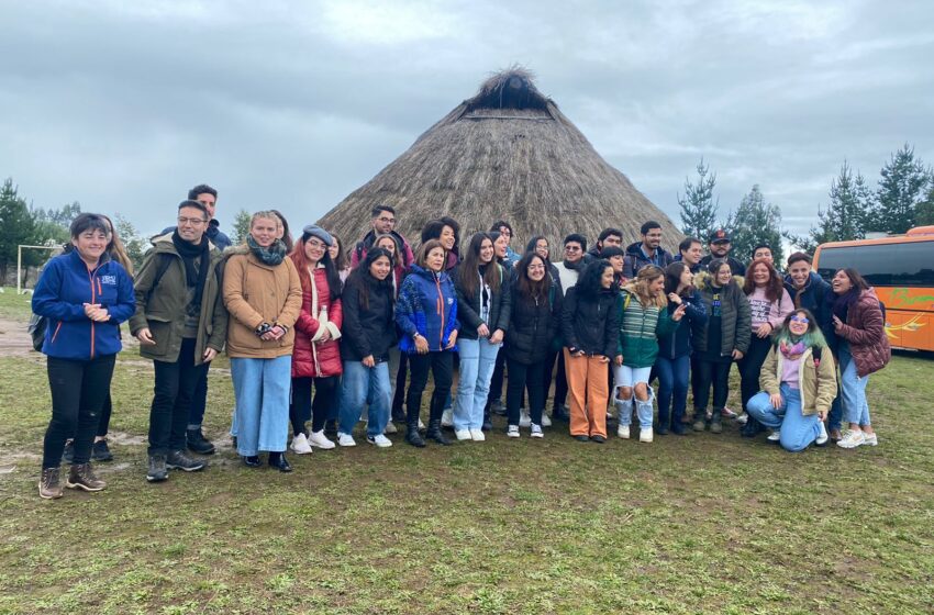  Estudiantes Extranjeros De “Temuco Univerciudad” Visitan La Ruka Pedagógica Raluncoyan de Chol-Chol