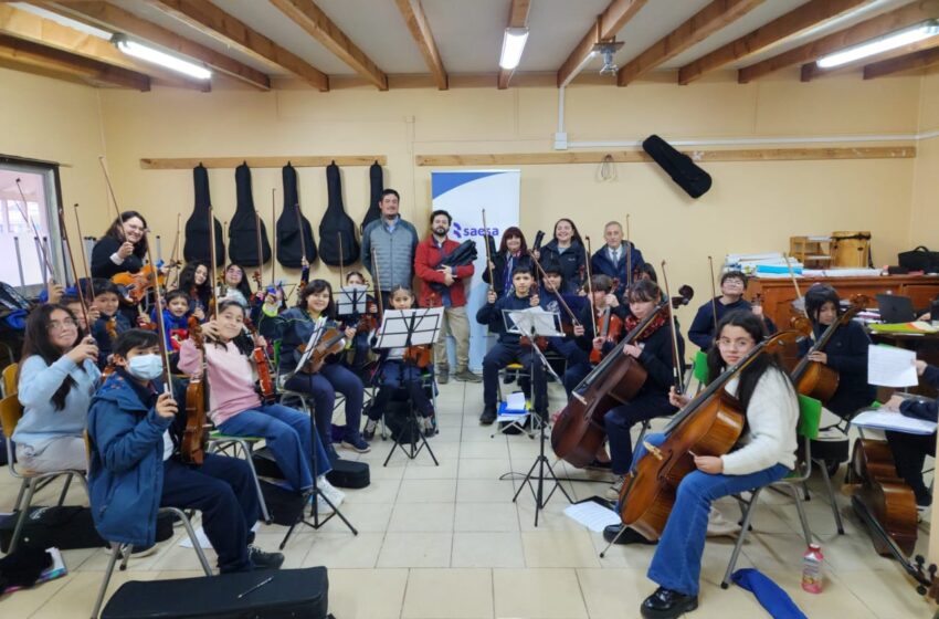  Saesa Entrega Aporte A Orquesta Infantil De Establecimiento Educacional En Máfil