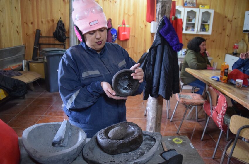  En Challupen En Villarrica Se Realiza Curso De Diseño Y Confección De Artículos De Piedra Volcánica