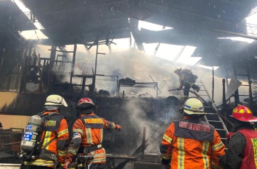  Fuego Fue Controlado En Bodega Luego Que Incendio Afectó Al Liceo Tecnológico De Temuco