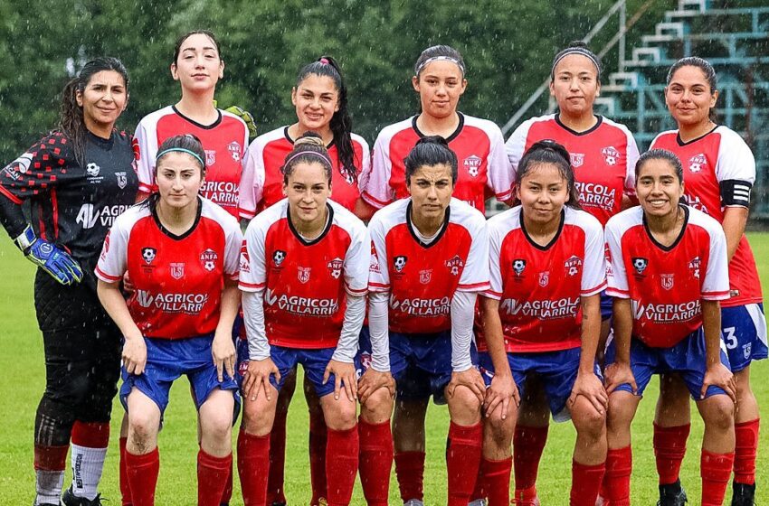  Selección Femenina De Fútbol De Villarrica Goleó A Series Menores De Colo-Colo En Amistoso