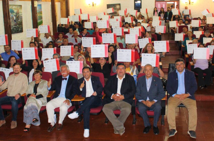  Gobernador Luciano Rivas Entregó Recursos A Emprendedores De La Costa Araucanía