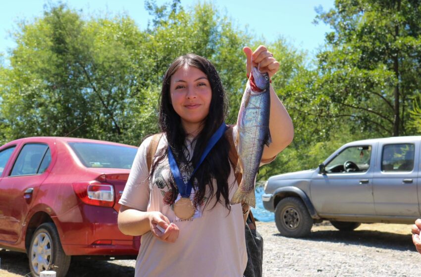  Pitrufquén: Emocionante Campeonato De Pesca Femenino En Las Aguas Del Río Toltén