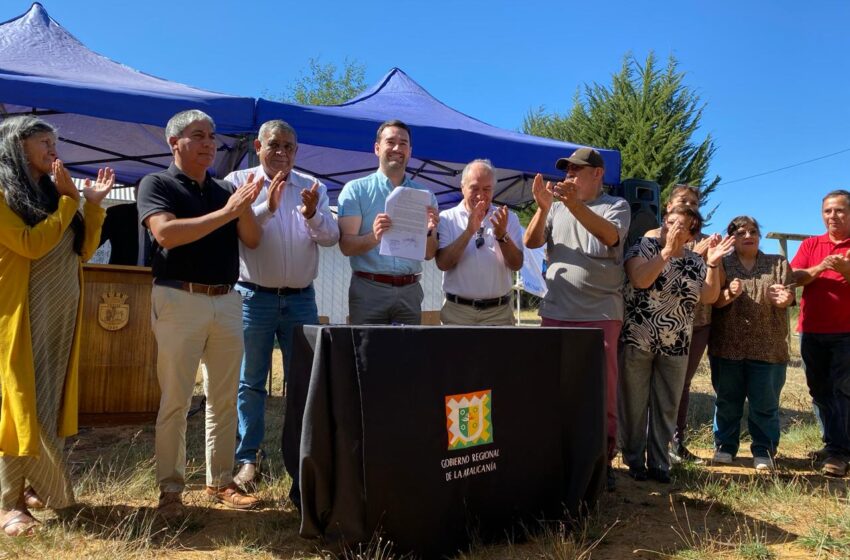  Gobernador Firma Mensaje Para La Construcción De Proyecto De Agua Potable Rural Más Emblemático De La Región