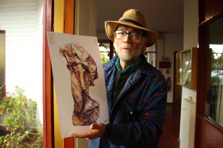  Exposición «Esculturas de Papel» de Jorge Faúndez se Presenta en el Centro Cultural de Pitrufquén