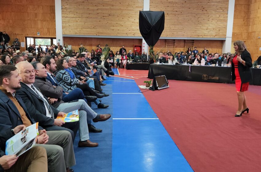  Alcaldesa de Pitrufquén destaca gestión de más de 63 mil millones de pesos en Cuenta Pública 2023