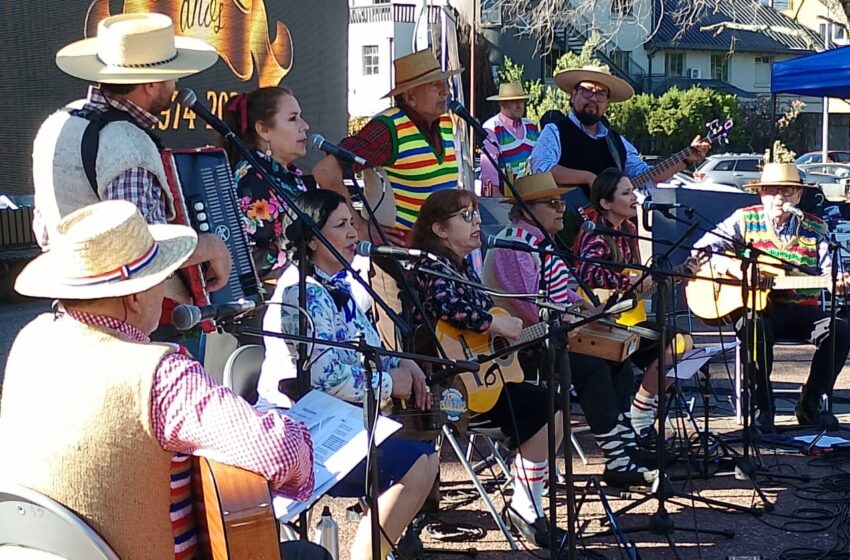   Cincuentario conjunto folclórico de Angol celebró su aniversario en Pucón